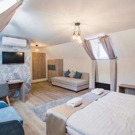Fogado A Ket Toelgyfahoz Bed & Breakfast Sumeg Exterior photo