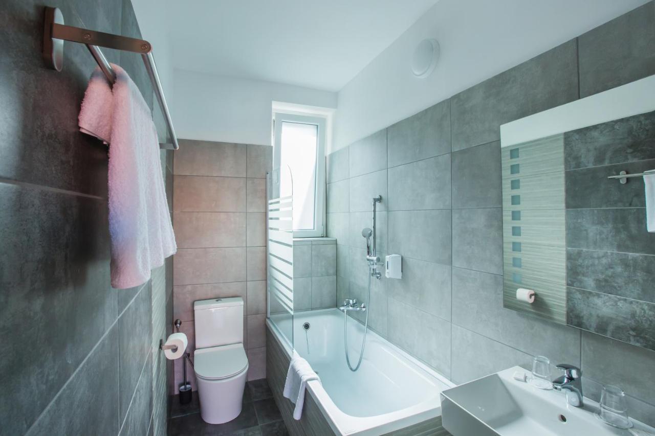 Fogado A Ket Toelgyfahoz Bed & Breakfast